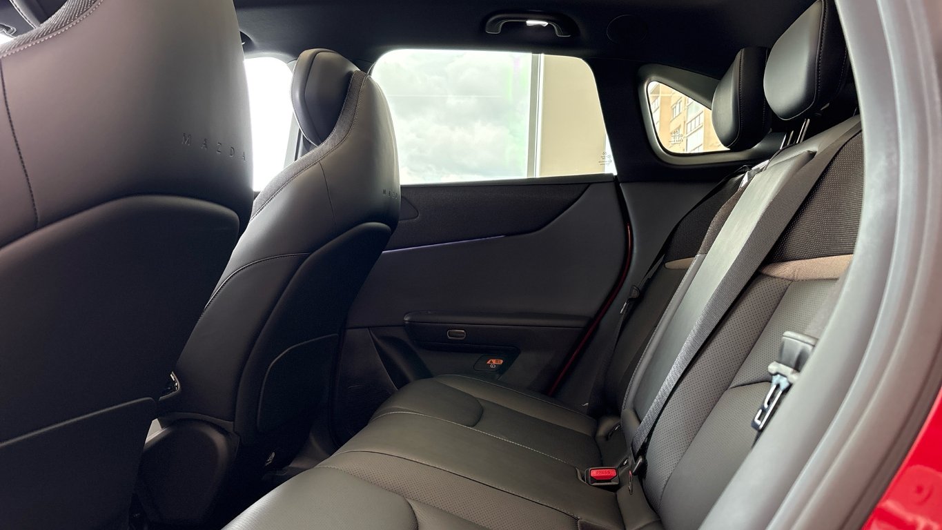 Mazda CX-6e